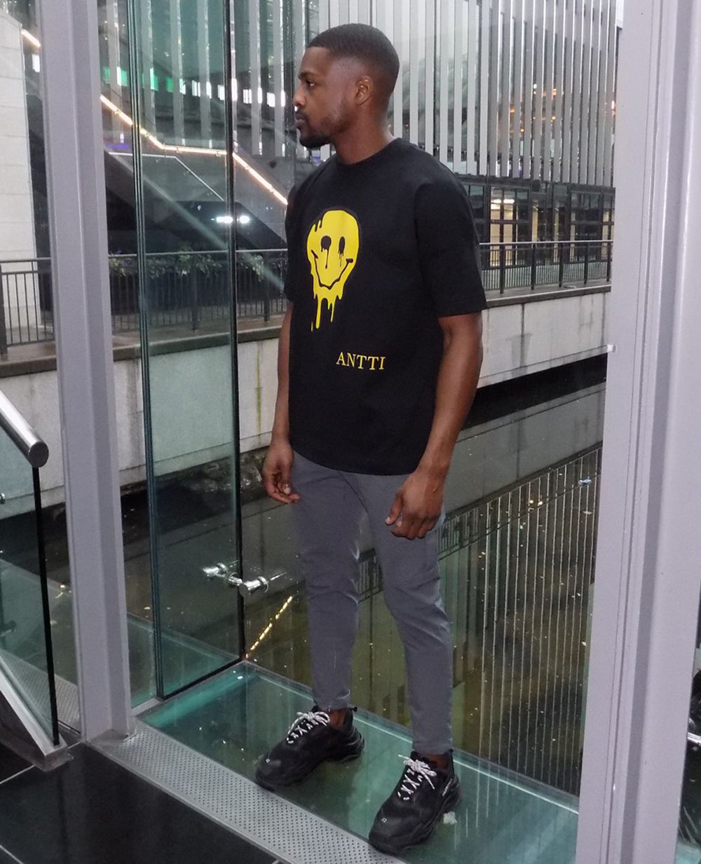 Dripping Smiley Face Oversize T-Shirt - Black